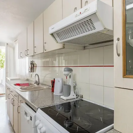 Fofo - Beautiful Sea Front With 650m2 Garden