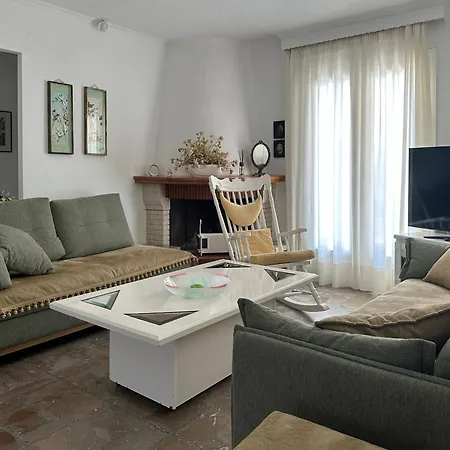 Fofo - Beautiful Sea Front With 650m2 Garden