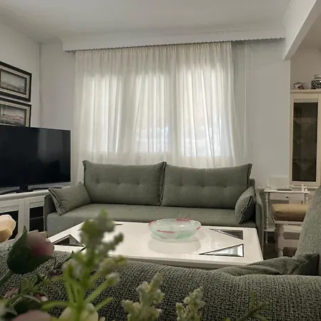 Fofo - Beautiful Sea Front With 650m2 Garden
