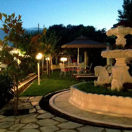 Fofo - Beautiful Sea Front With 650m2 Garden Villa *