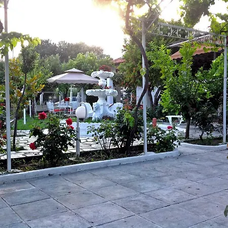 Fofo - Beautiful Sea Front With 650m2 Garden ヴィラ Nea Kallikrateia