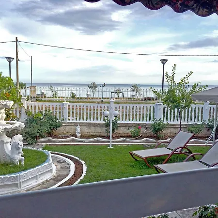 Fofo - Beautiful Sea Front With 650m2 Garden Nea Kallikrateia