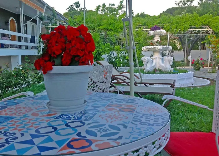 Fofo - Beautiful Sea Front With 650m2 Garden *