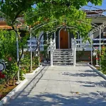 빌라 Fofo - Beautiful Sea Front With 650m2 Garden