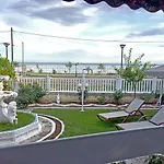 Fofo - Beautiful Sea Front With 650m2 Garden Nea Kallikrateia