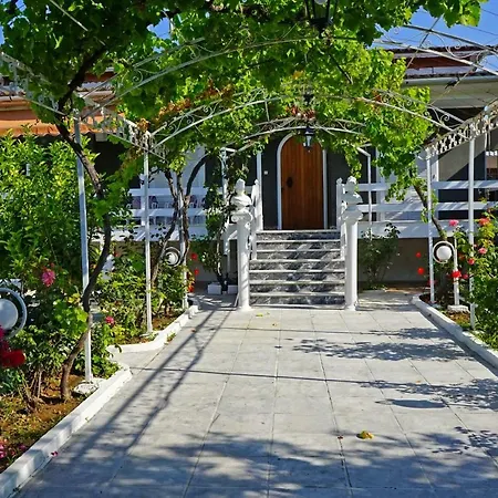 Villa Fofo - Beautiful Sea Front With 650m2 Garden