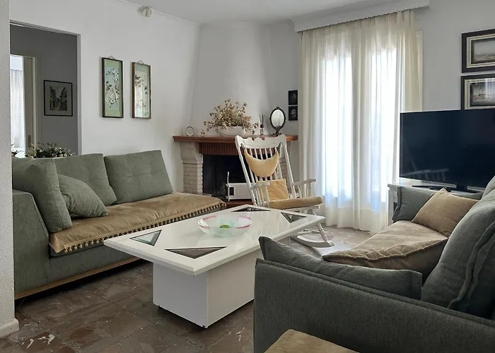 Fofo - Beautiful Sea Front With 650m2 Garden