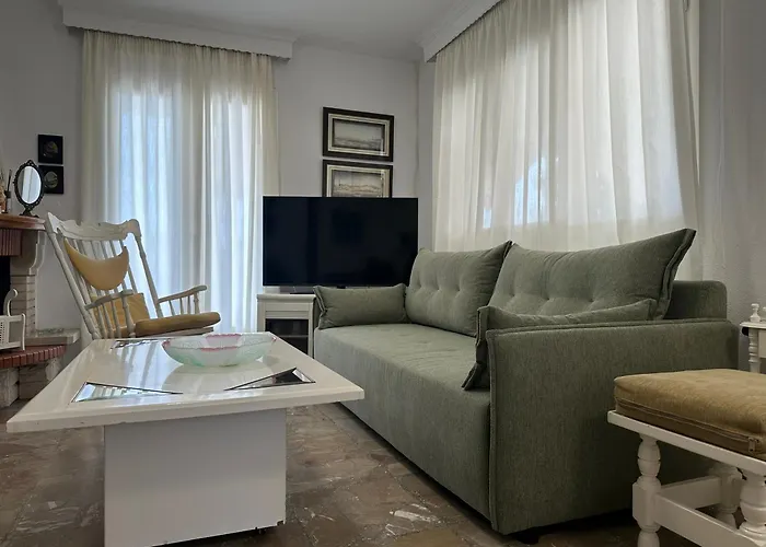 Fofo - Beautiful Sea Front With 650m2 Garden Вилла *