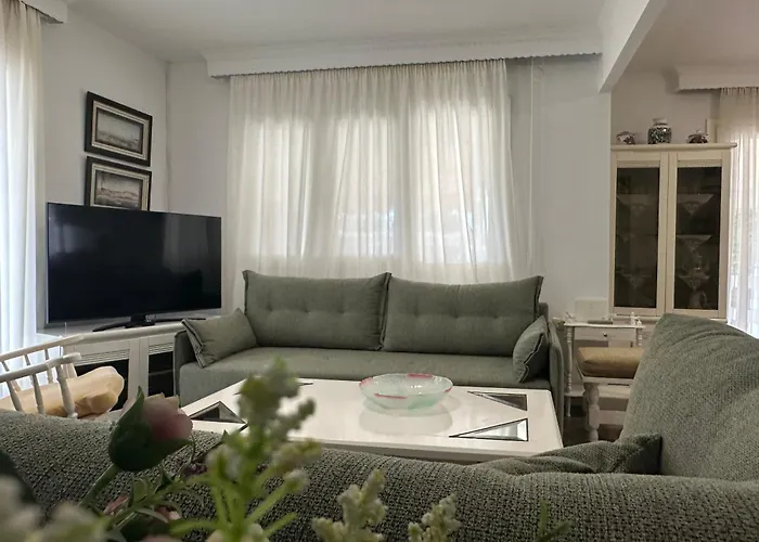 Fofo - Beautiful Sea Front With 650m2 Garden
