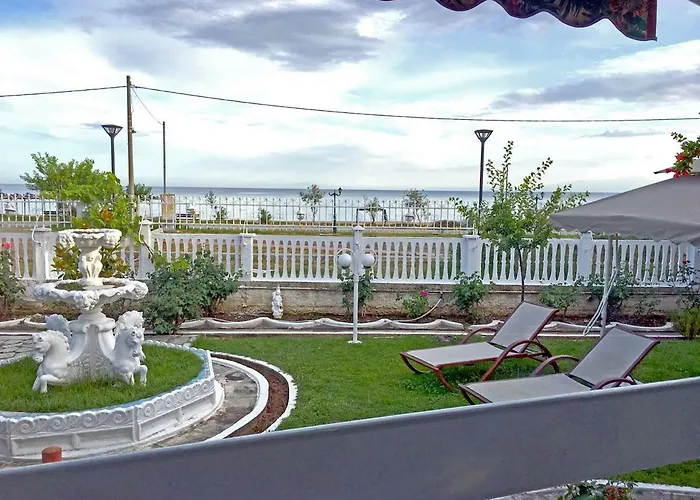 Fofo - Beautiful Sea Front With 650m2 Garden Nea Kallikrateia